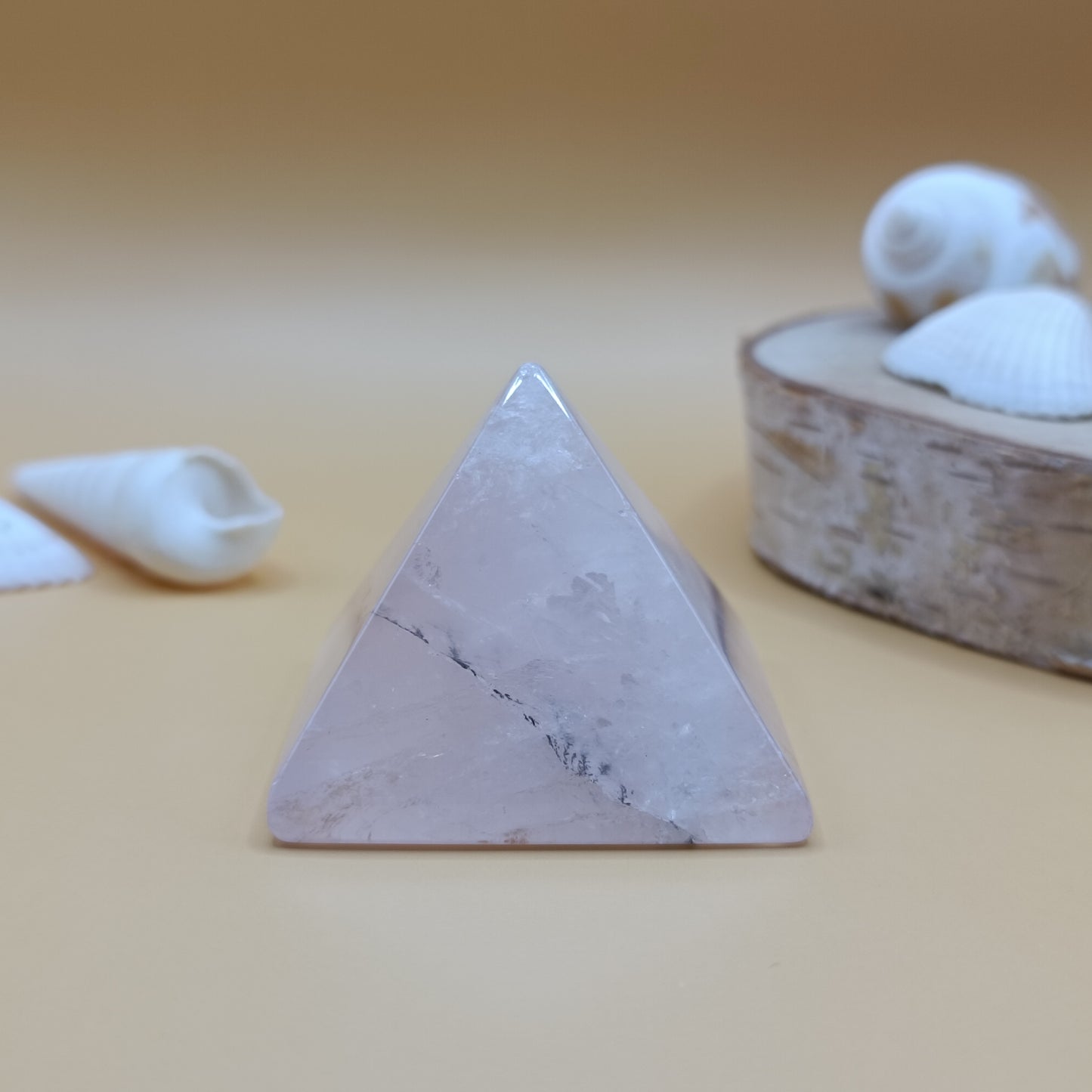 Pyramide en quartz rose - 40 mm