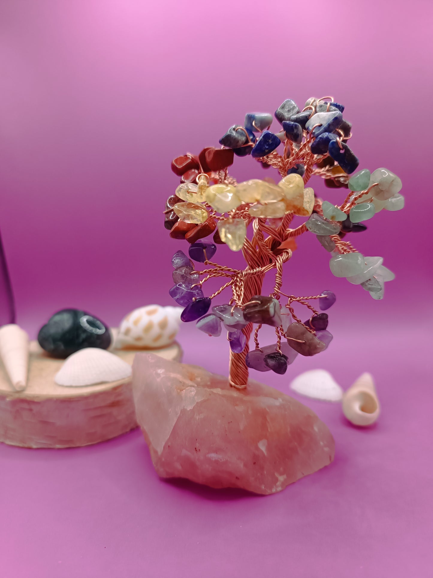Arbre du bonheur - 7 chakras sur quartz rose