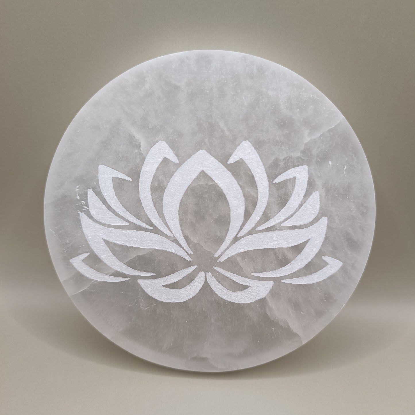 Plaque de sélénite - Fleur de lotus