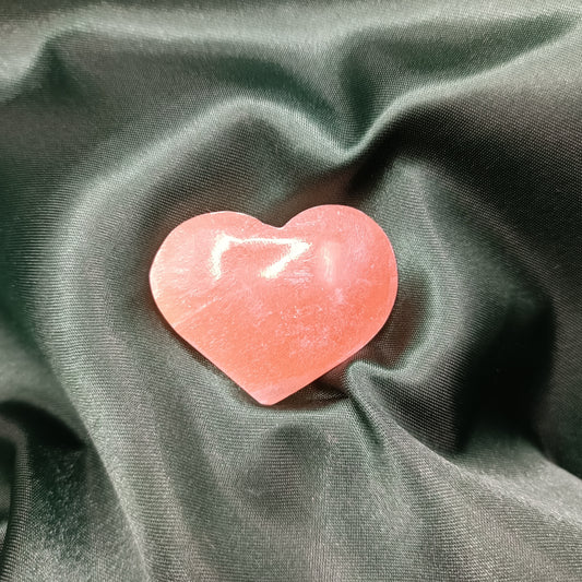 Galet coeur en sélénite orange - 35-45 mm