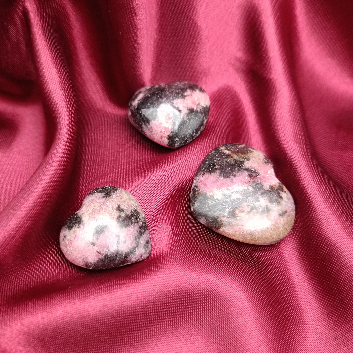 Galet coeur en rhodonite - 20-30 mm