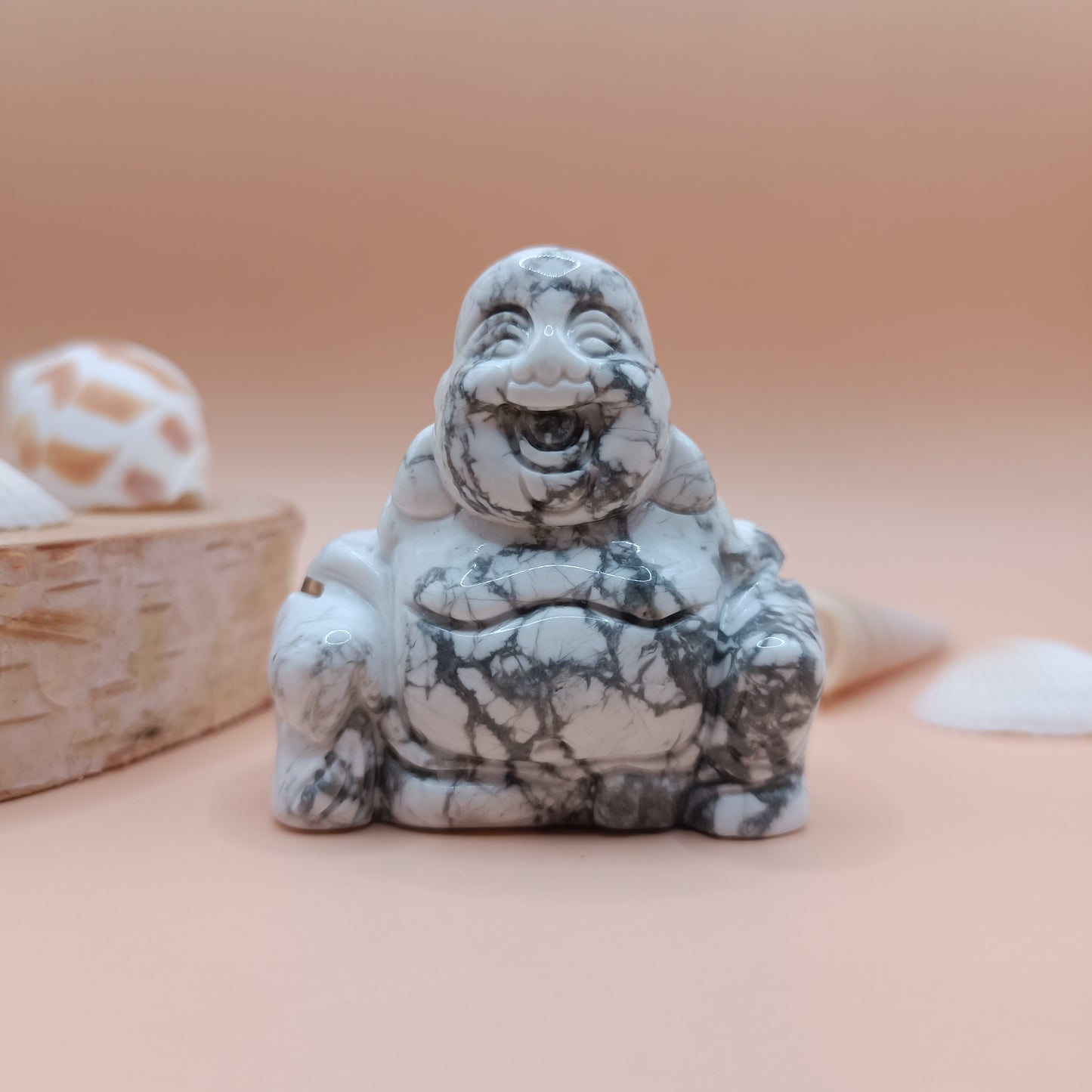 Statuette Bouddha en howlite blanche