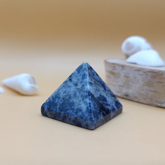 Pyramide en sodalite - 30 mm