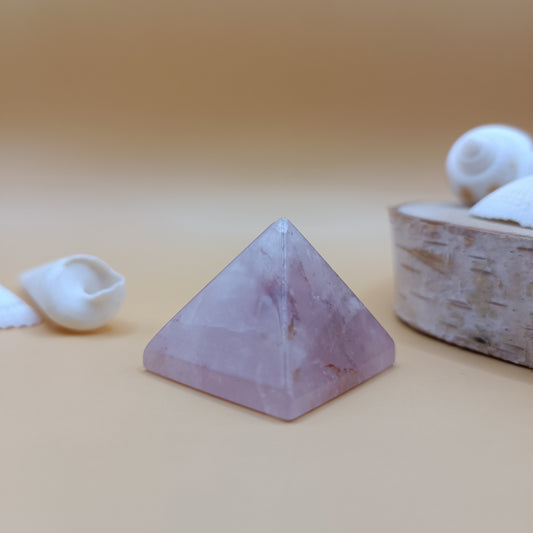 Pyramide en quartz rose - 30 mm
